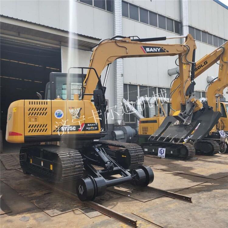 公鐵兩用挖掘機(jī)改裝 專利產(chǎn)品挖掘機(jī)的技術(shù)亮點(diǎn)與應(yīng)用價(jià)值